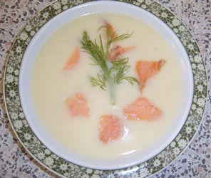 Spargel-Kartoffel-Suppe mit Lachs